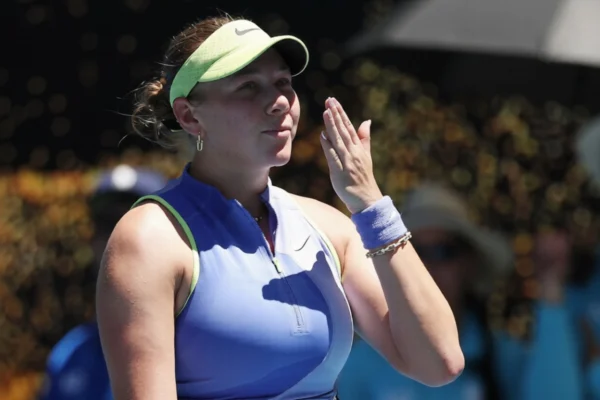 Amanda Anisimova in action against peyton streans at the australian open 2026 in third round