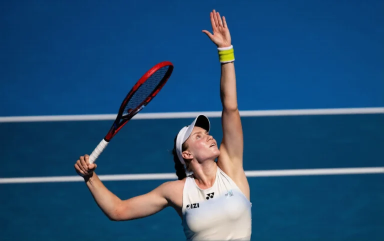 Elena Rybakina serve against Elise Mertens at the australian open 2026